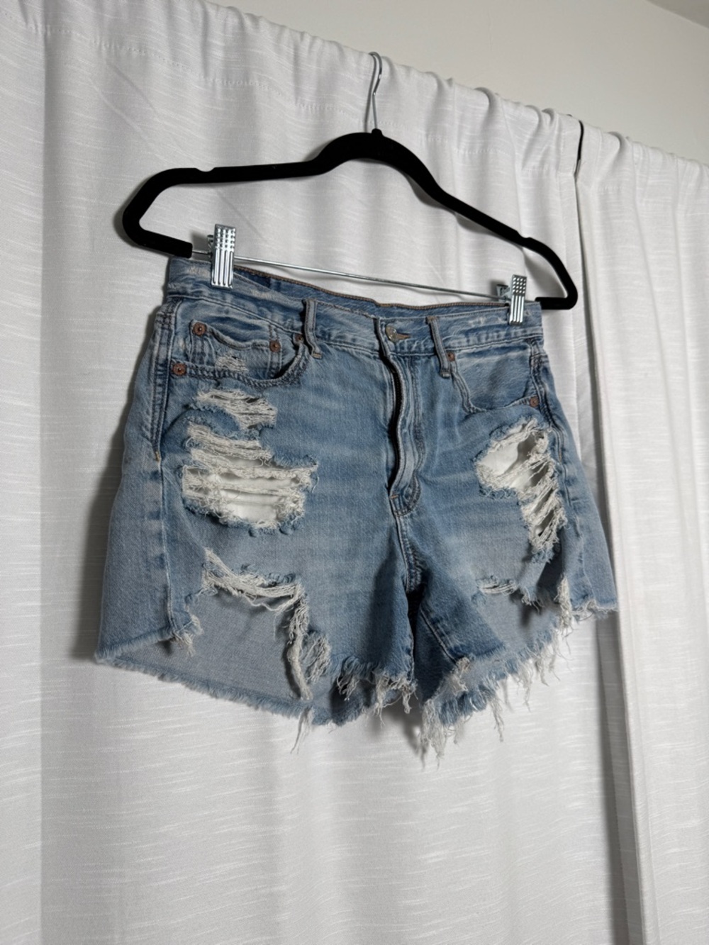 American Eagle Distressed Denim Shorts Light Wash Frayed Hem | Size 4 - Picture 6 of 14